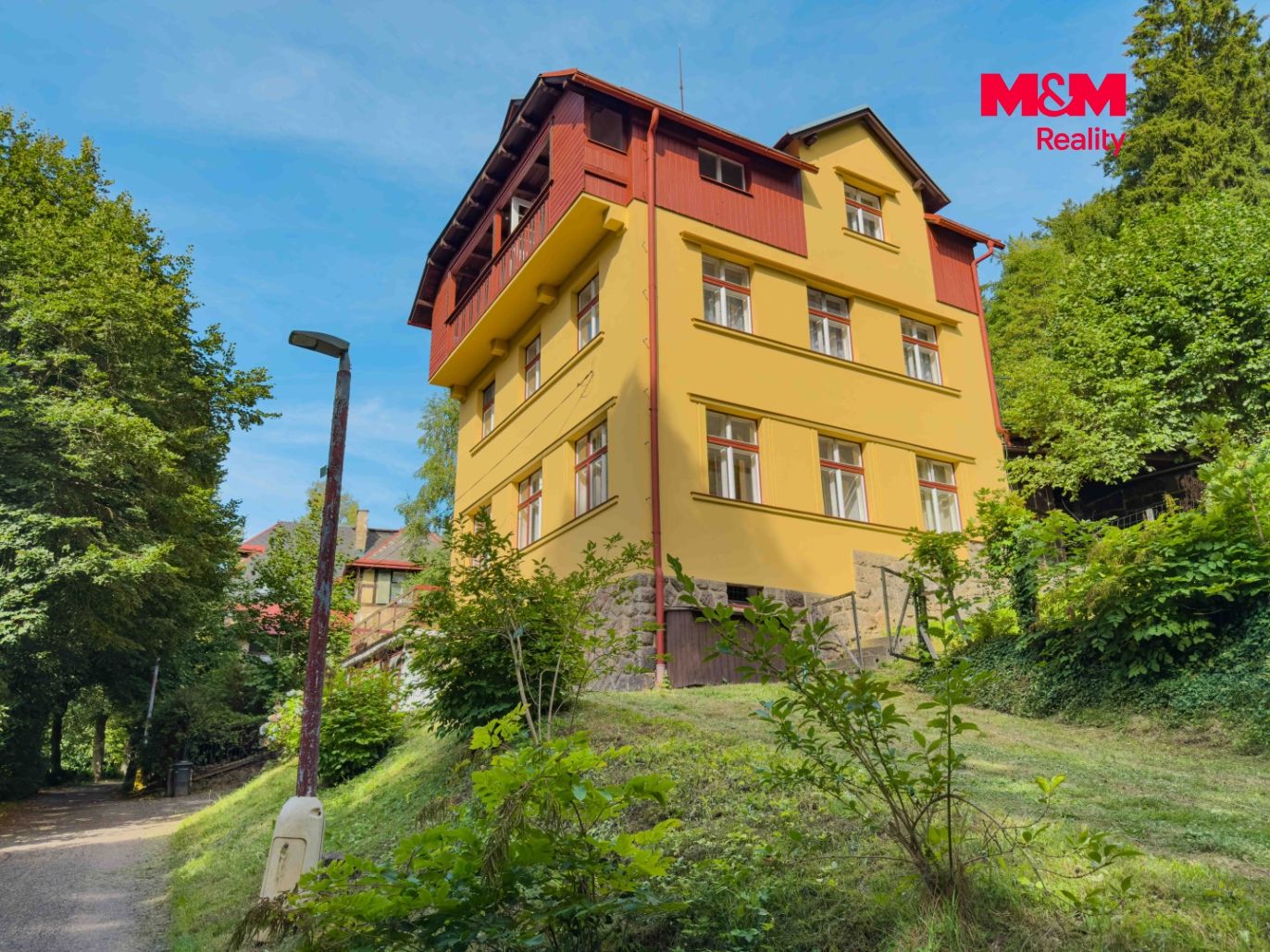 Dům