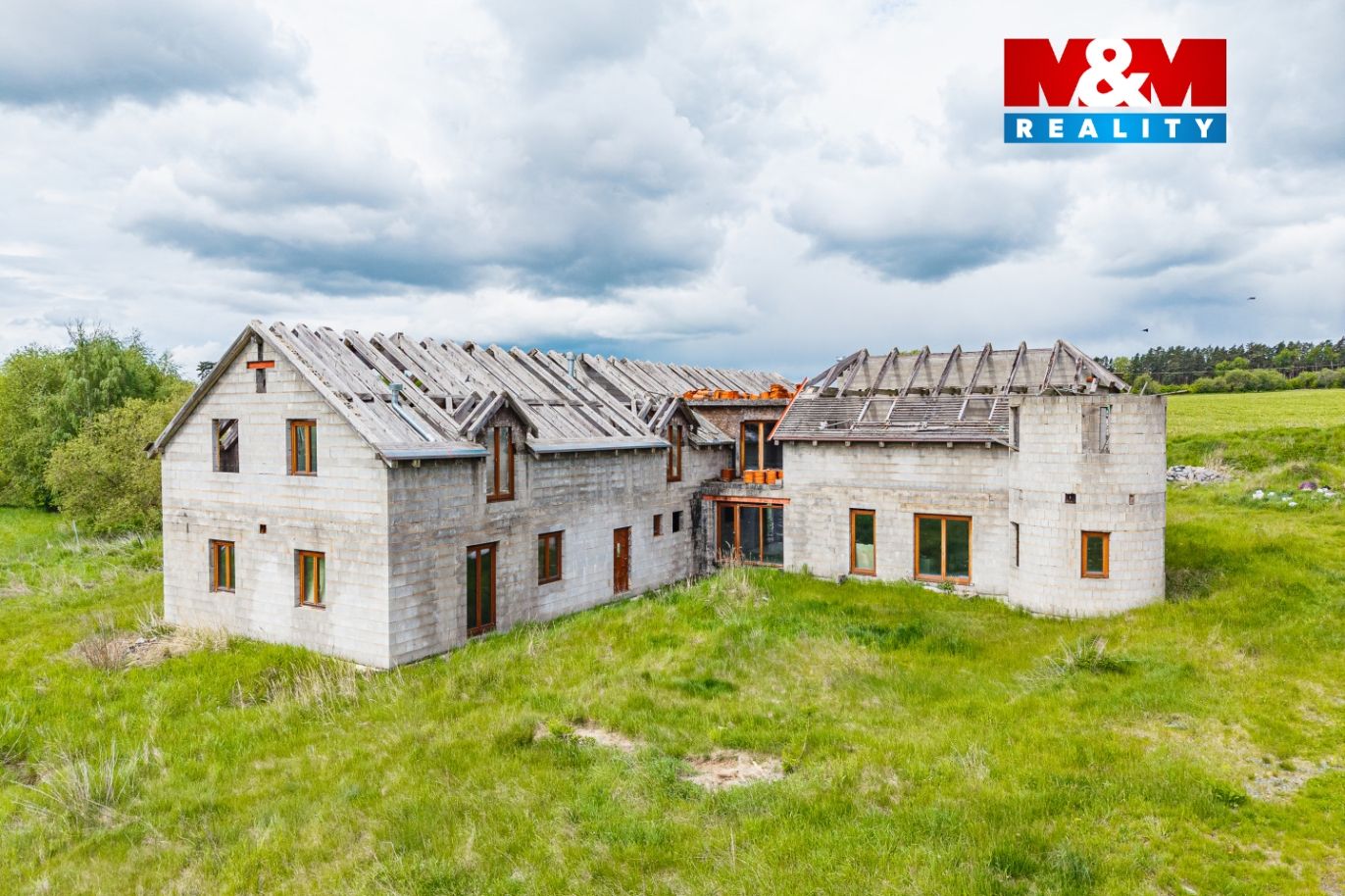 Dům
