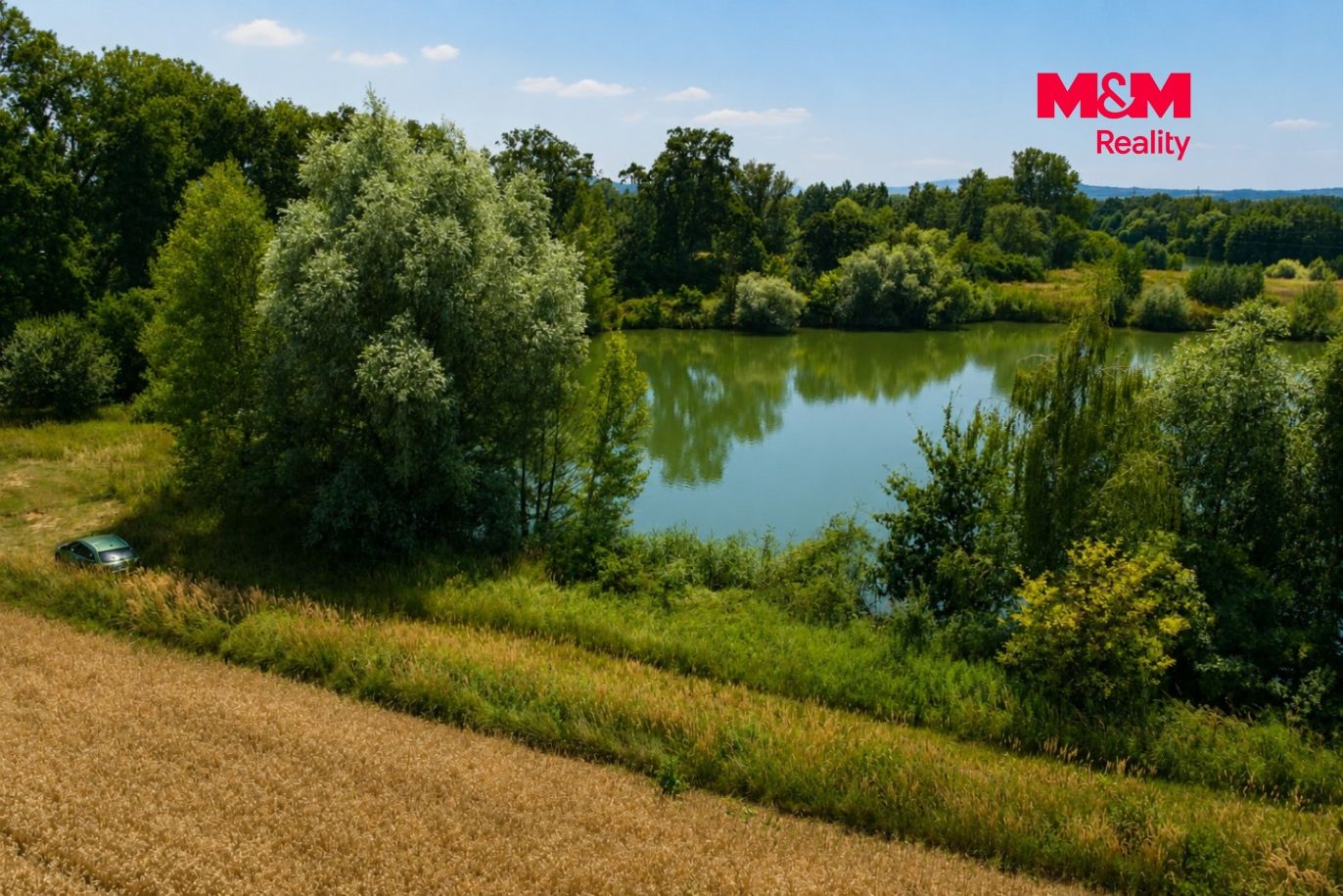 Pozemek u pískovny
