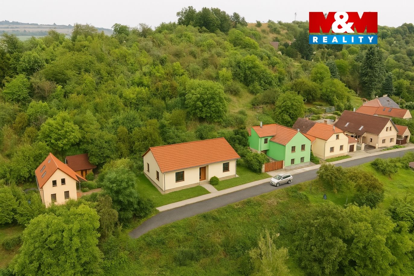 Modern dům ve vesnici s výhledem.png