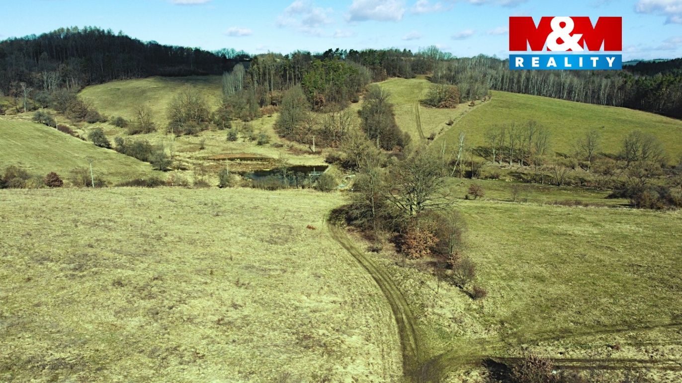 Prodej louky v Mirošovicích, 5881 m2