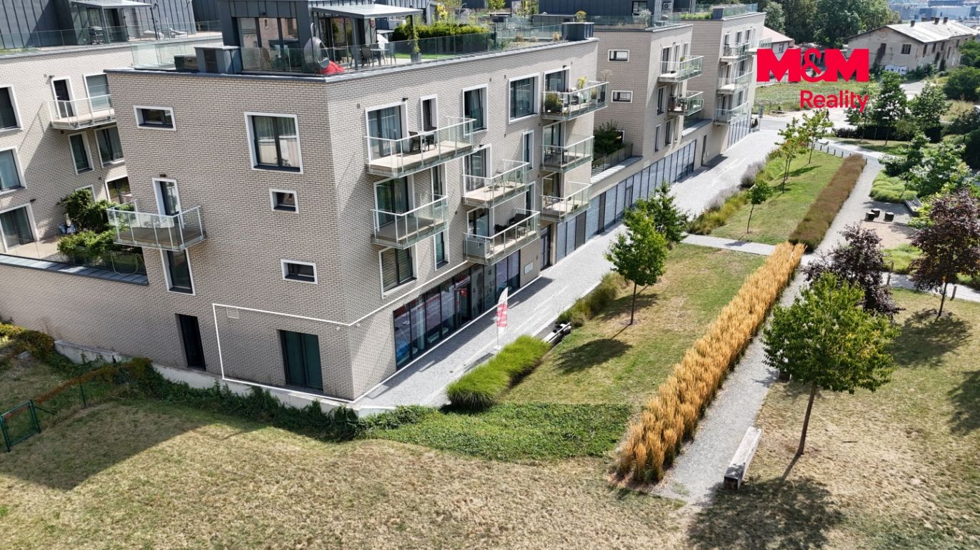 Pohled na fitness z ulice