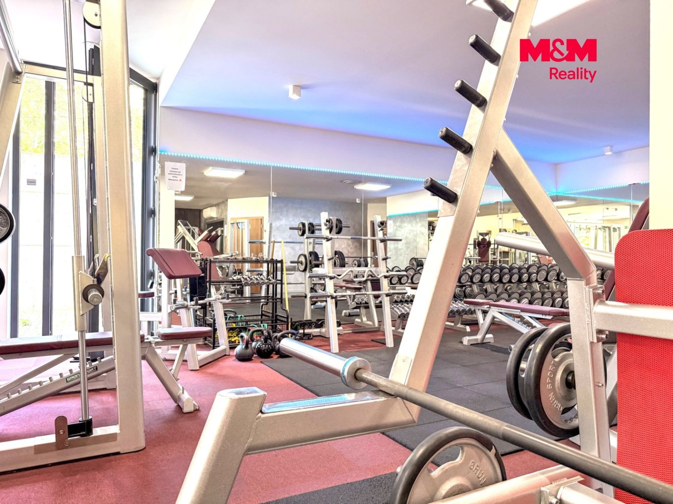 Prostor  fitness centra - vybavení