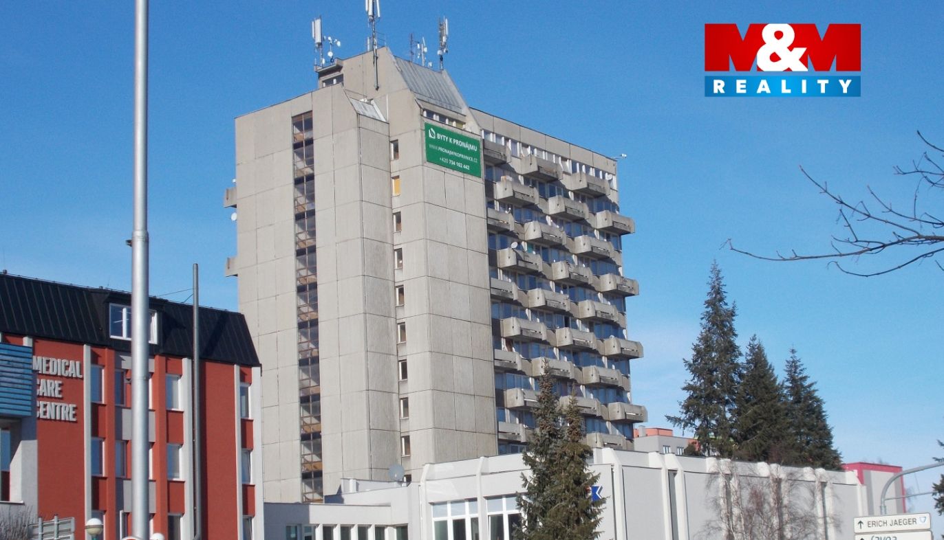 Včelín zvenku.jpg