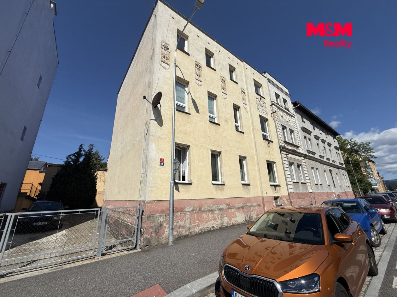 Dům