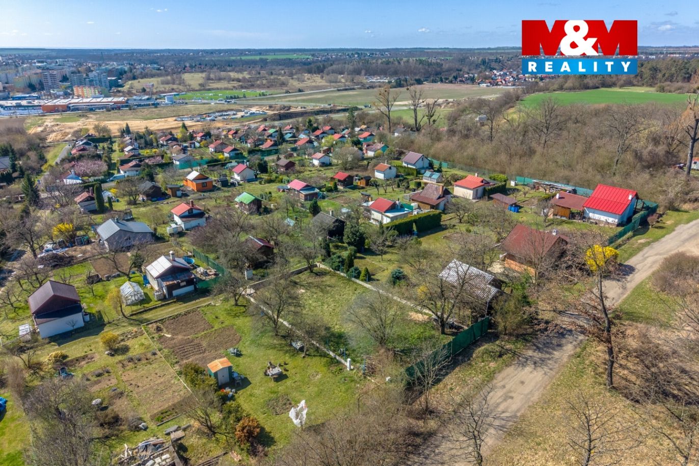 Pohled na zahradu a okolí