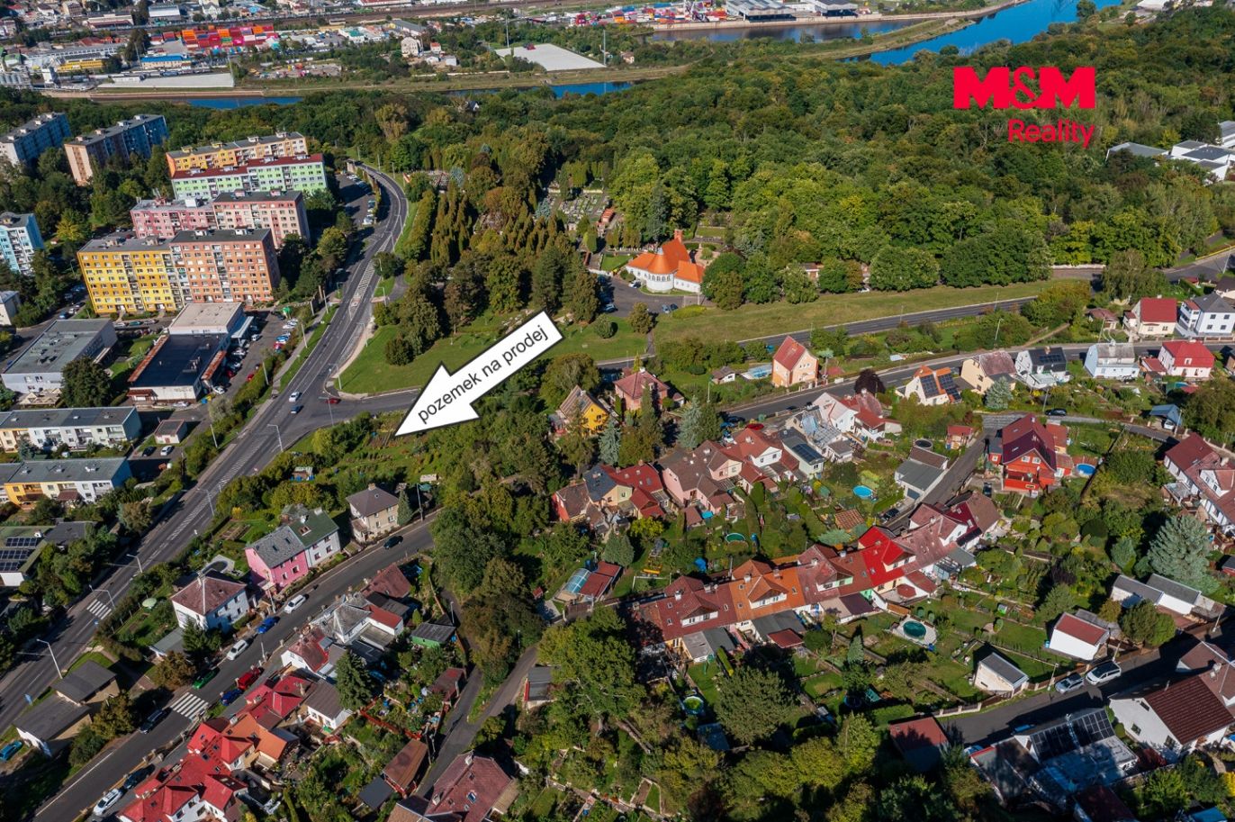 pohled na pozemek