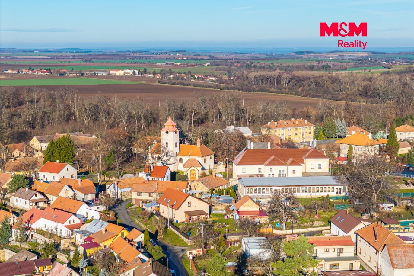 Město