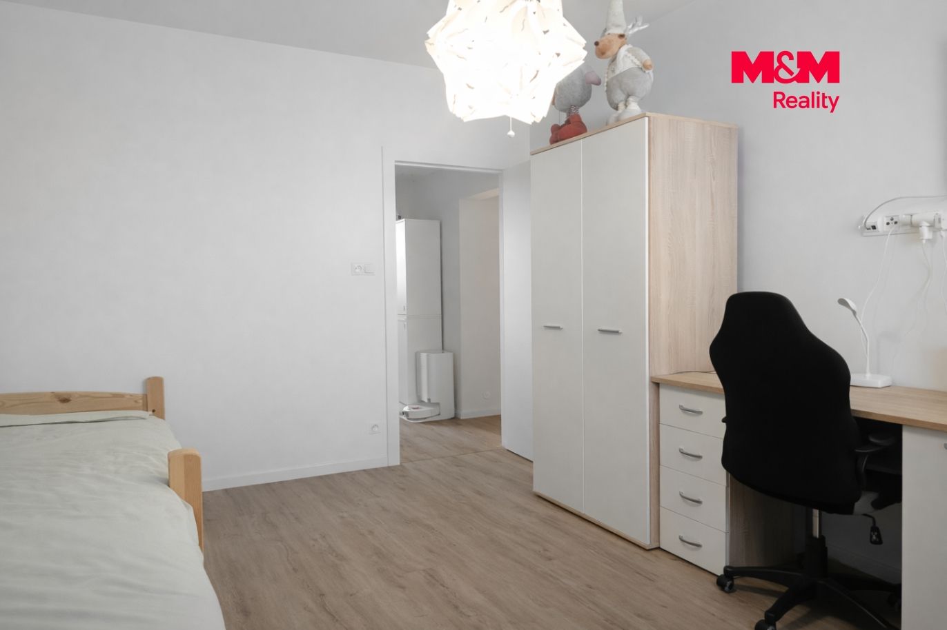 Fotografia upravená AI odstánený neporiadok