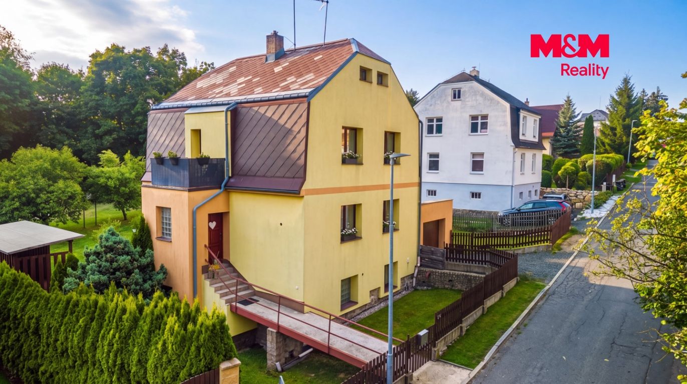 Dům