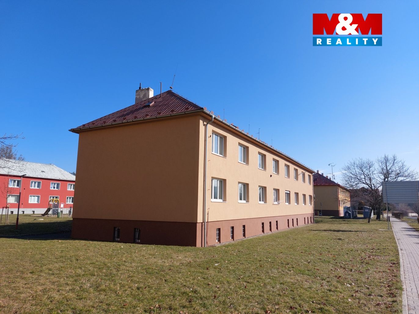Dům