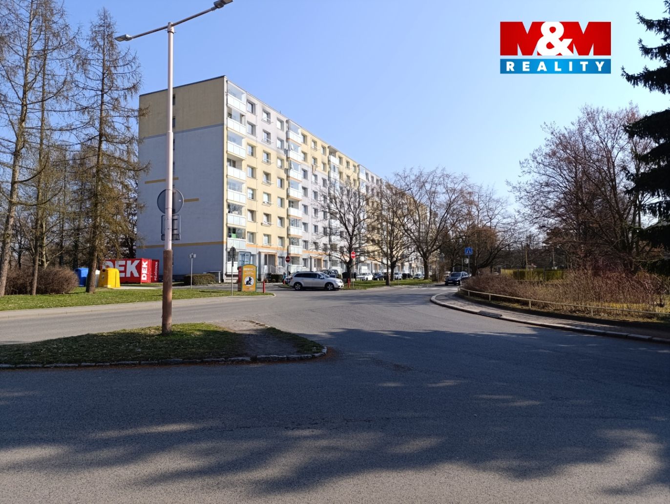 Dům a okolí