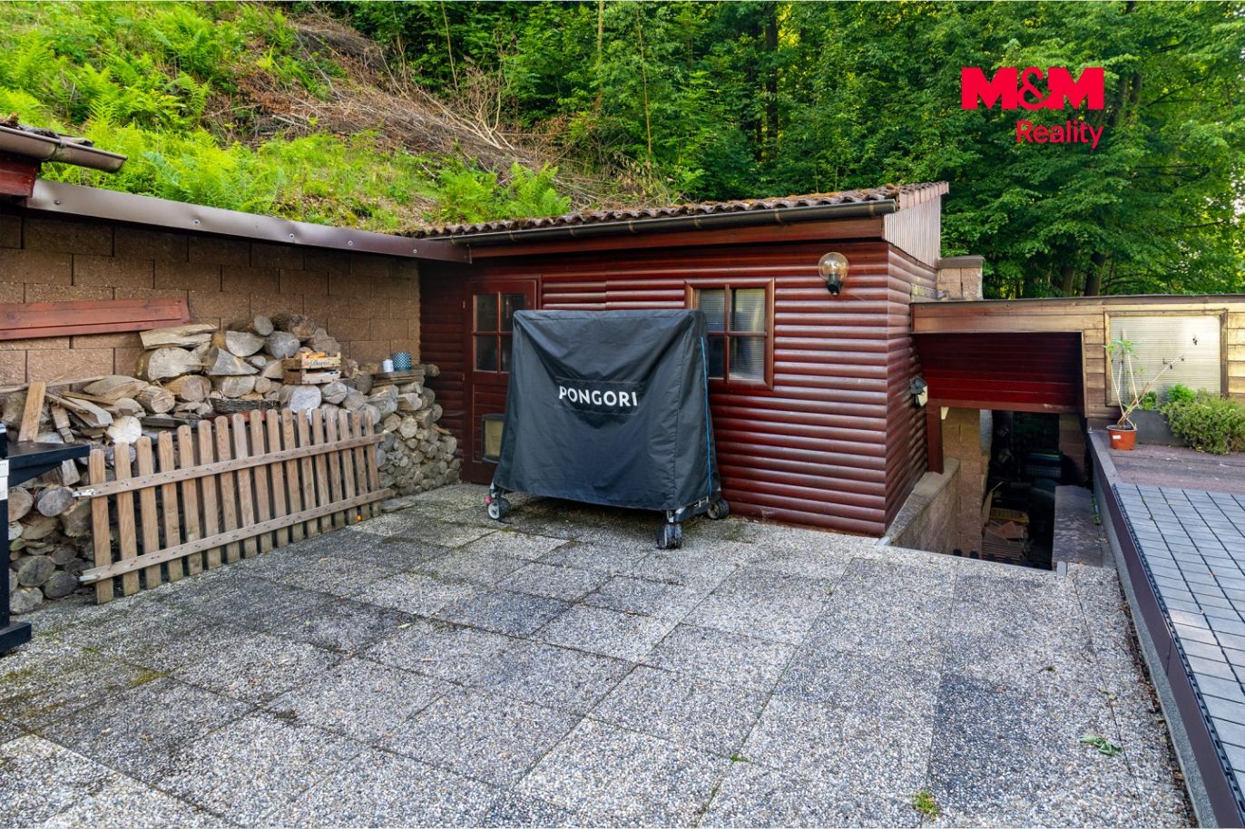 Zpevněná plocha u doma