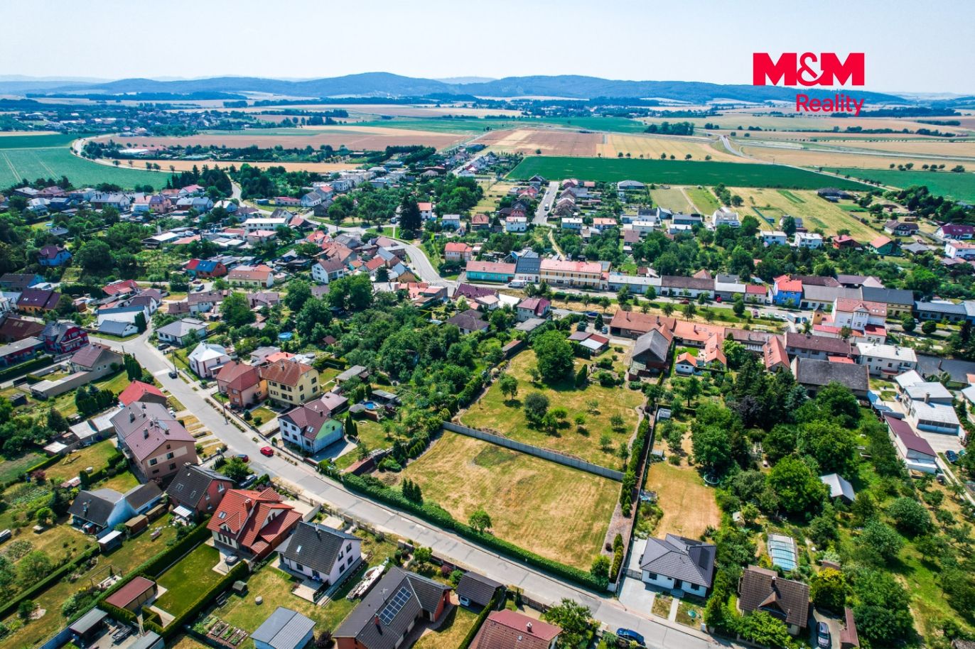 web_012_20260629_MM_Reality_pozemek_Martinice.png