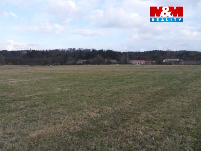 pohled na pozemek 