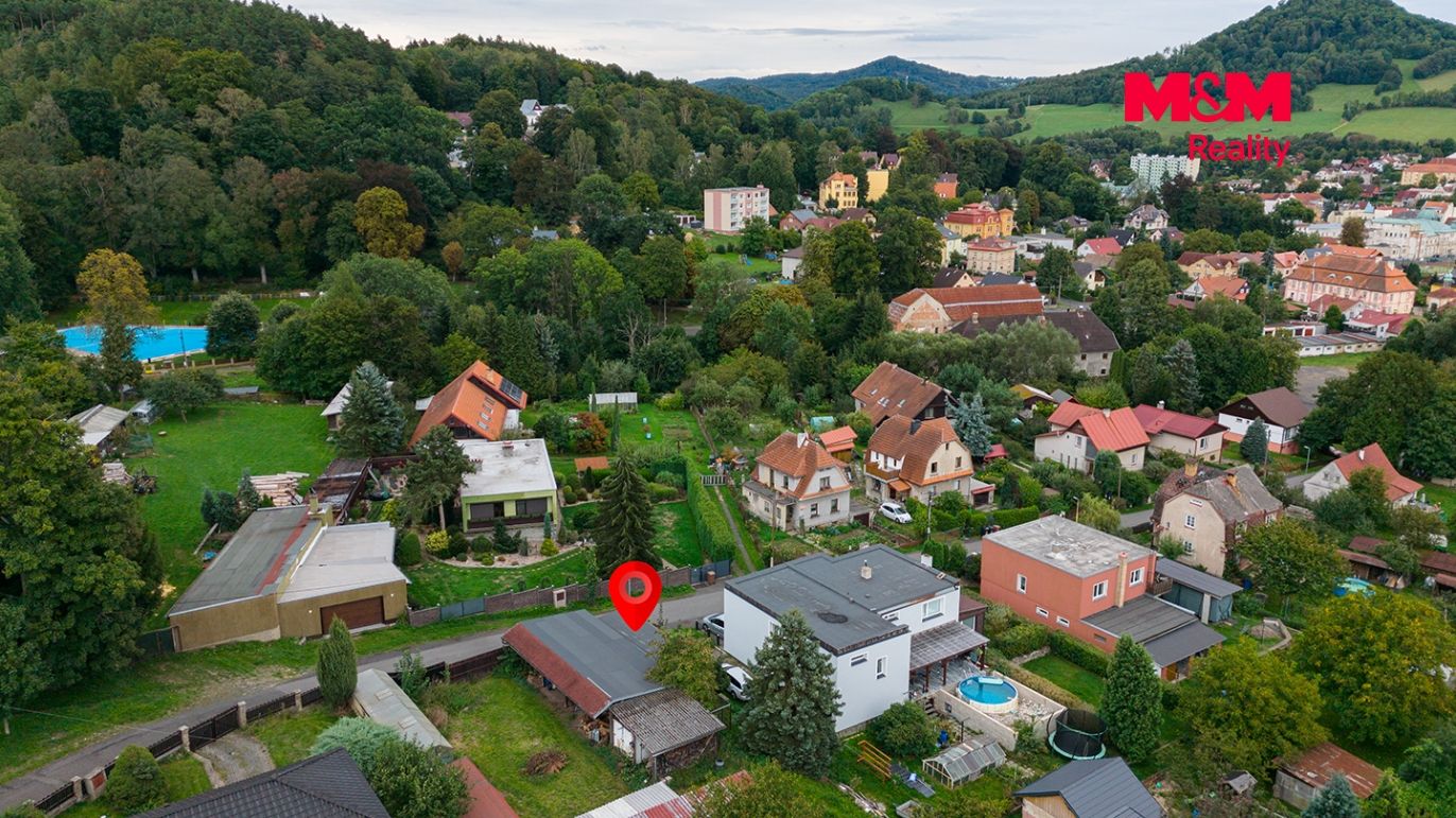 pohled na garáž