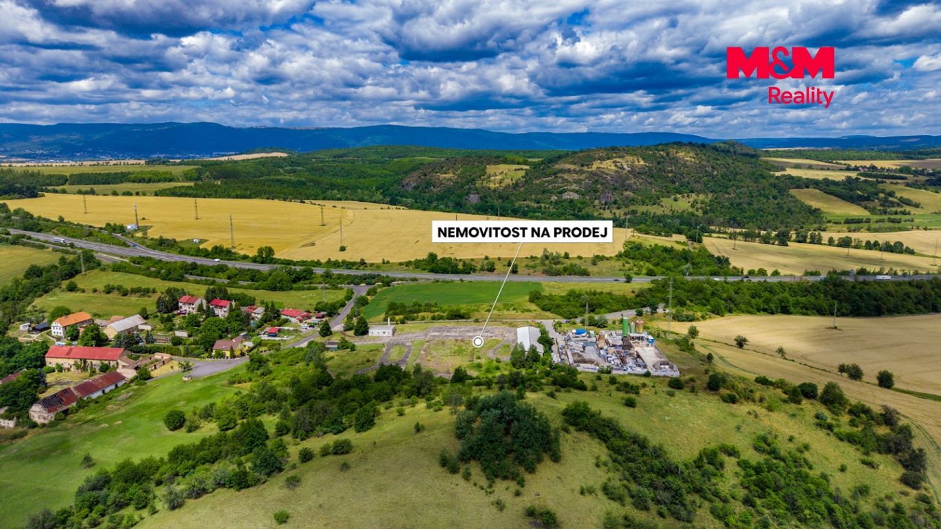 pohled na pozemek