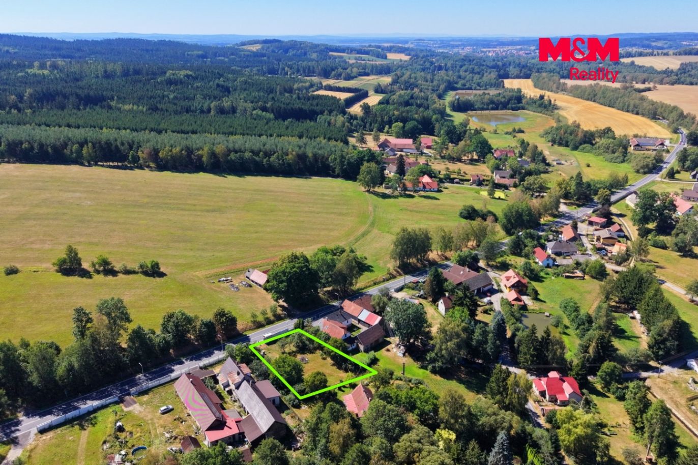 pozemek a okolí