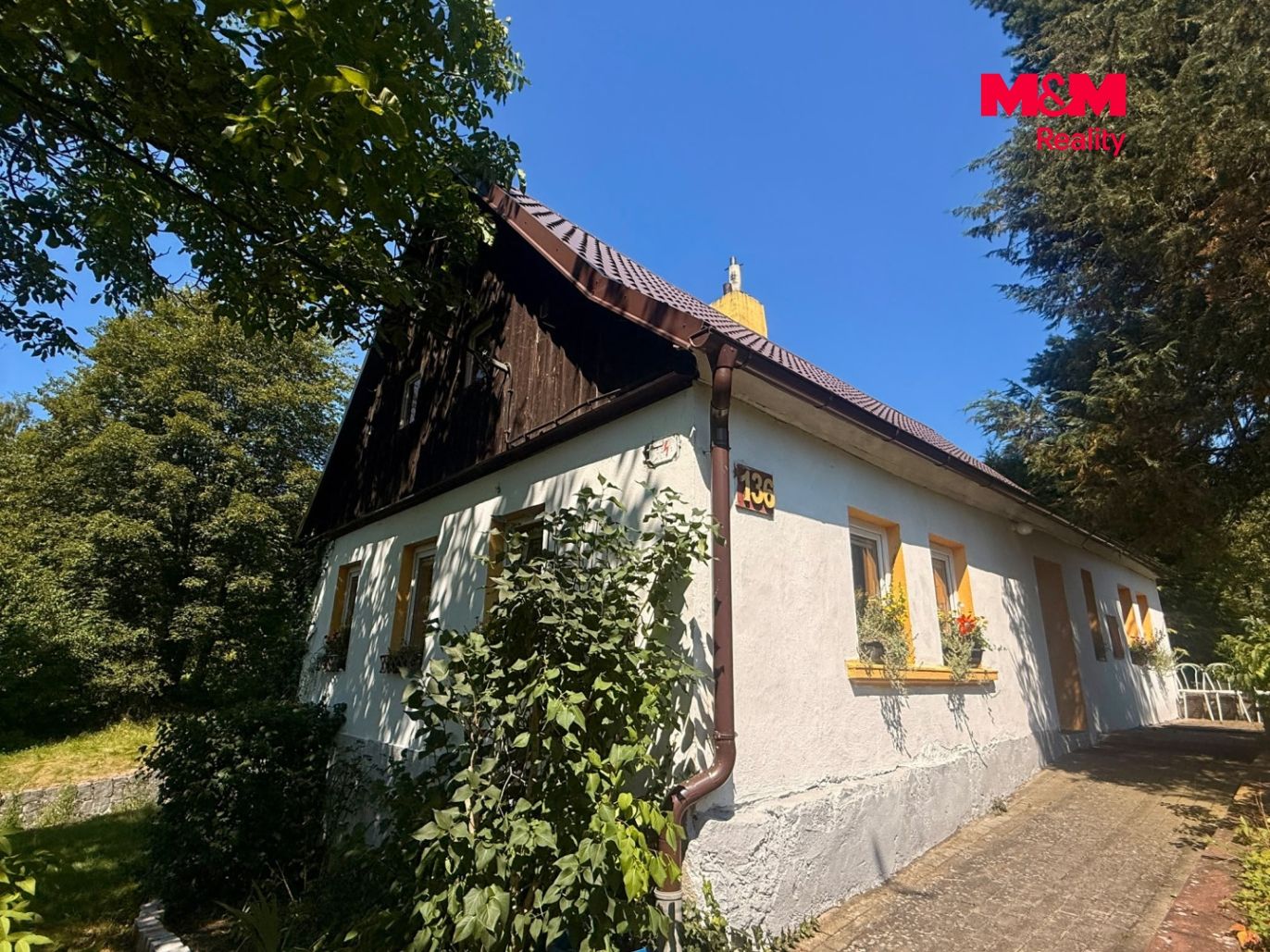 Dům
