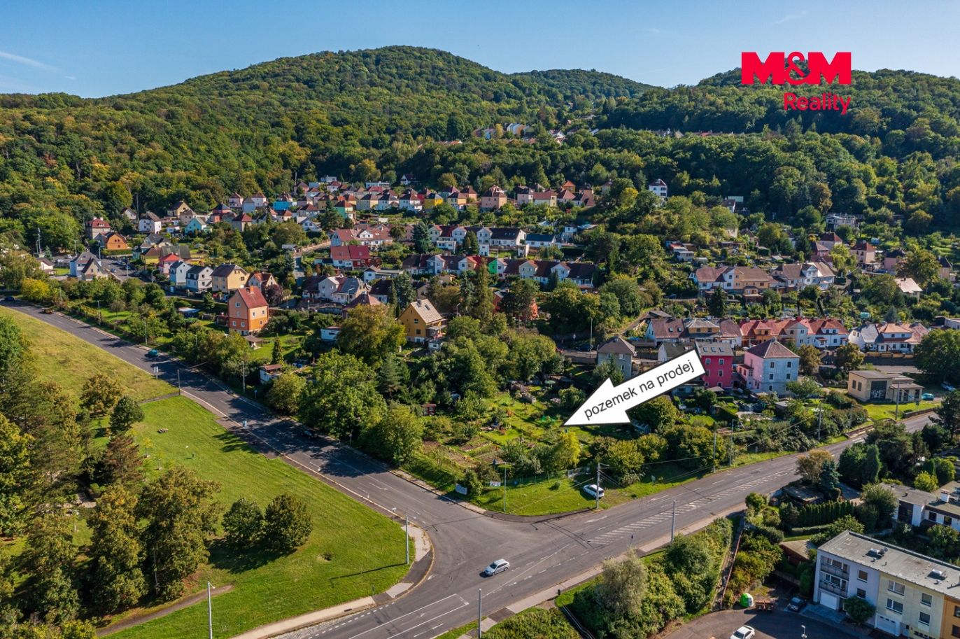 pohled na pozemek