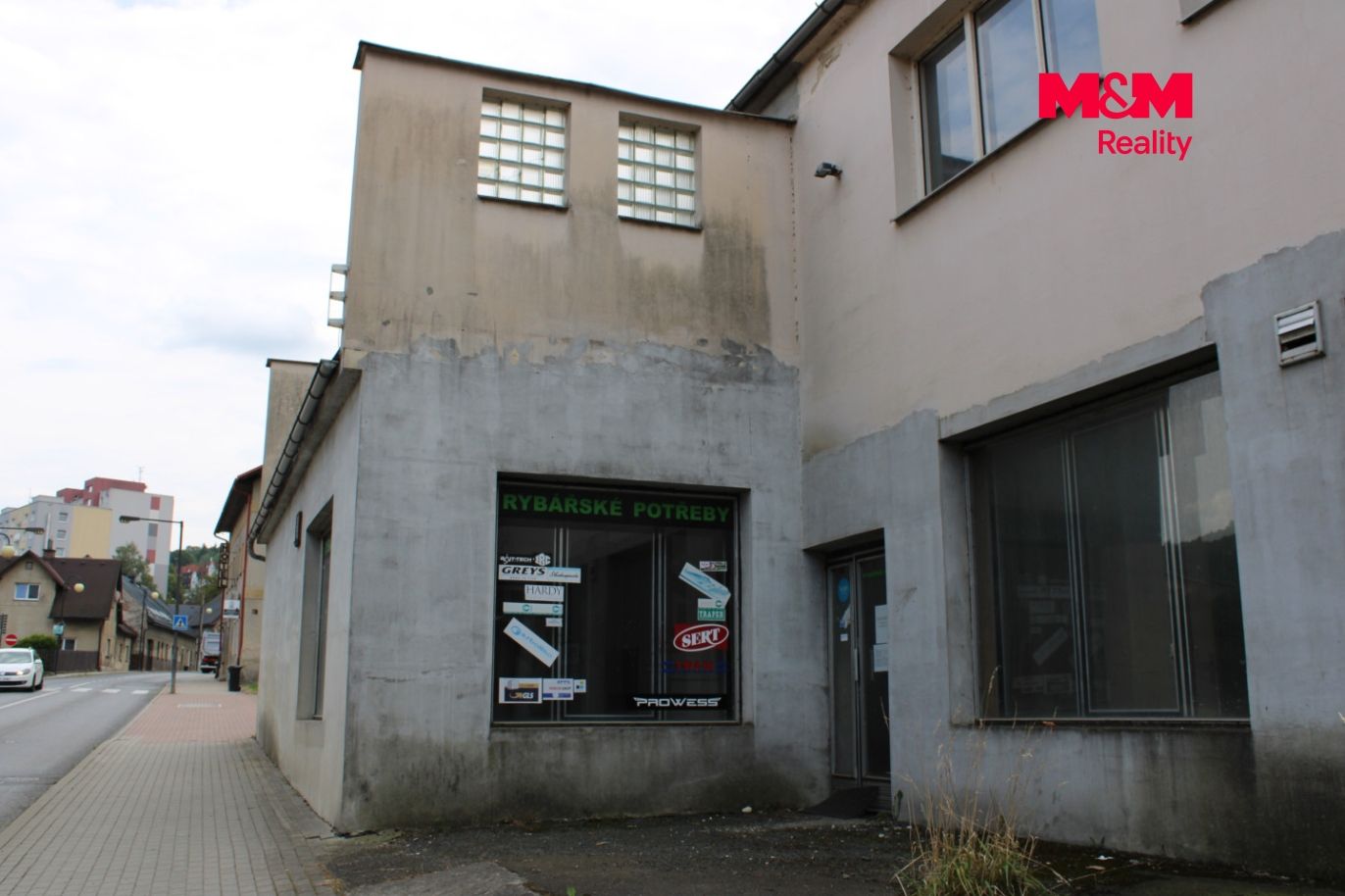 vchod a výloha