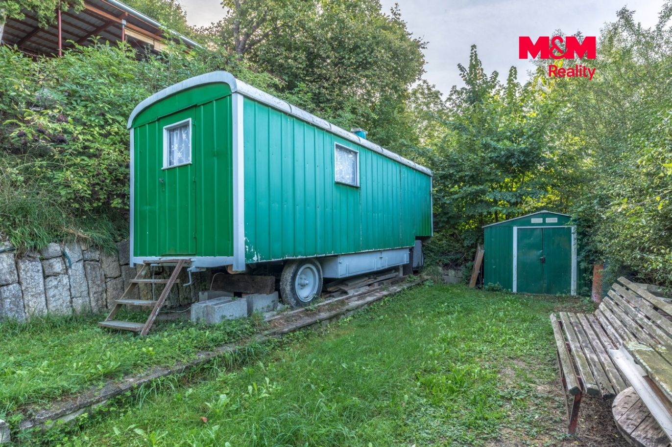 Maringotka a parkoviště