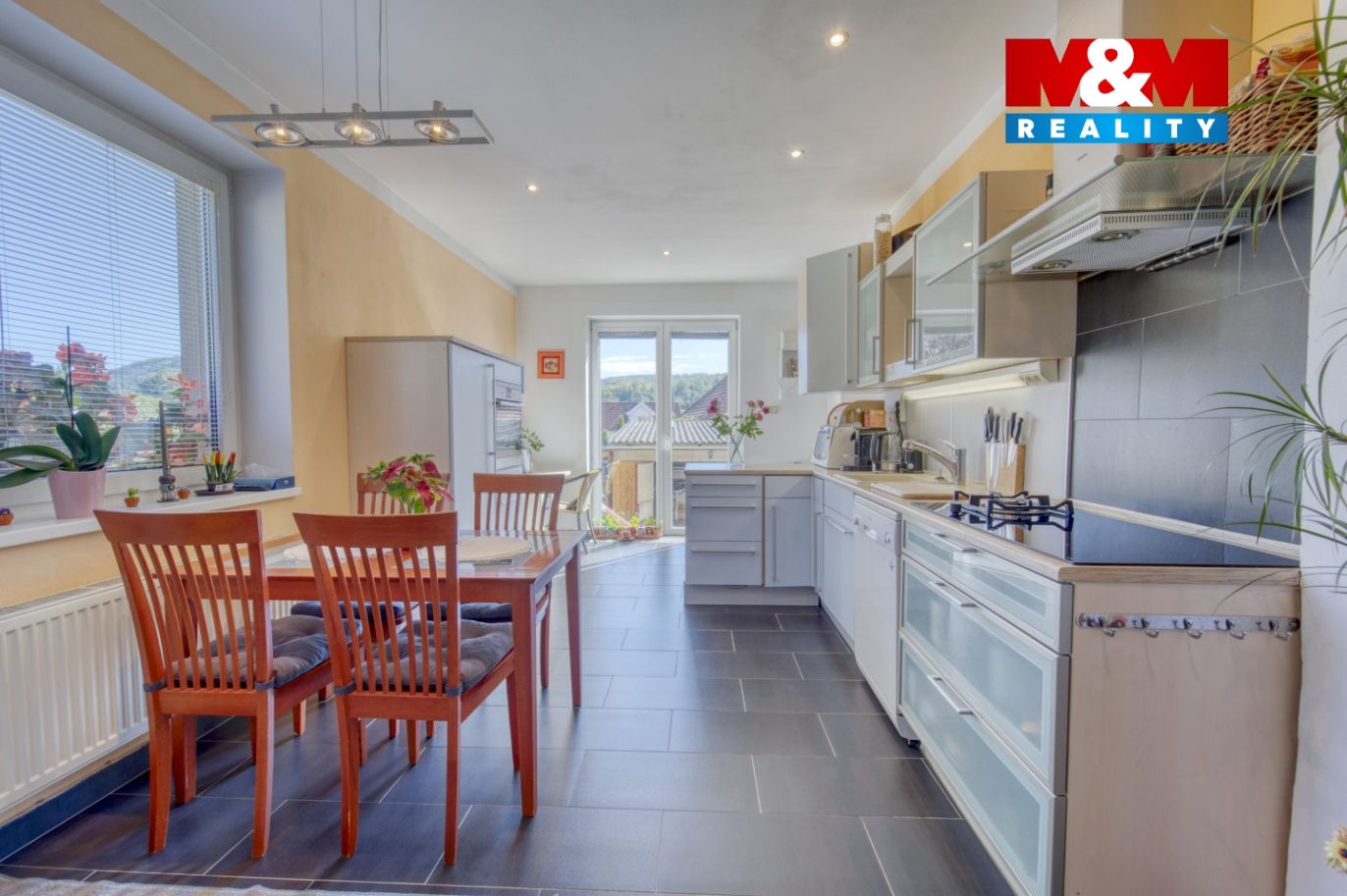1e21bc3d-cc5a-4b77-9fa8-1ffaedc398db.jpg