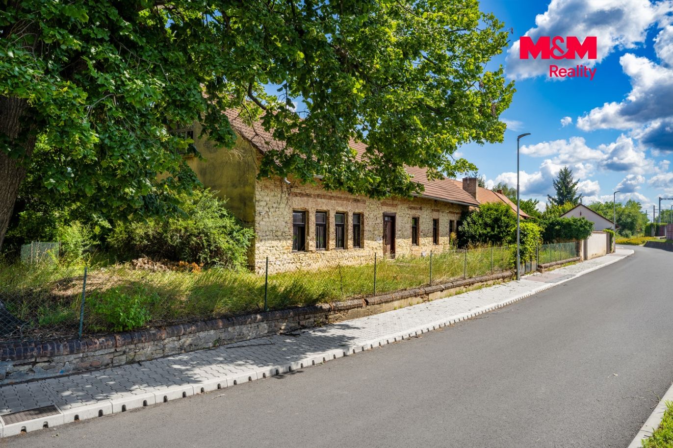Dům