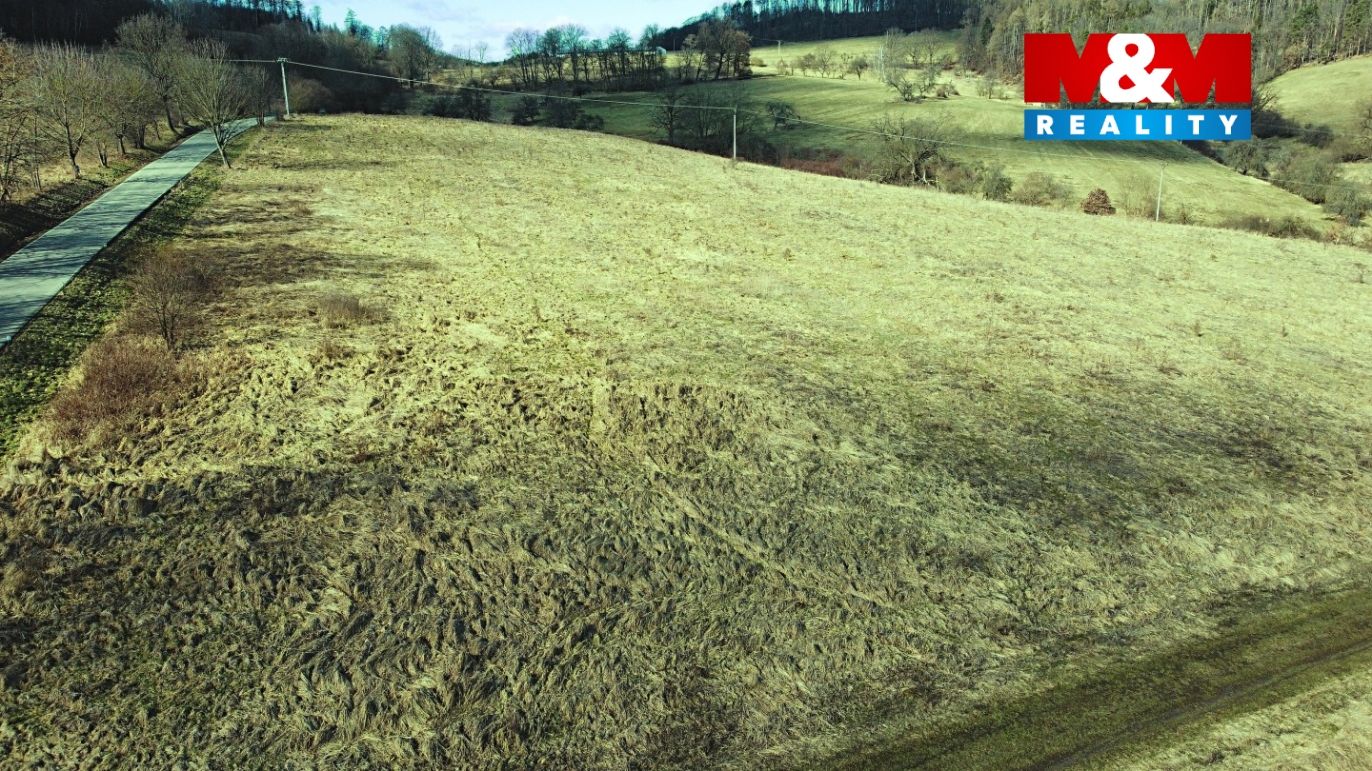 Prodej louky v Mirošovicích, 5881 m2