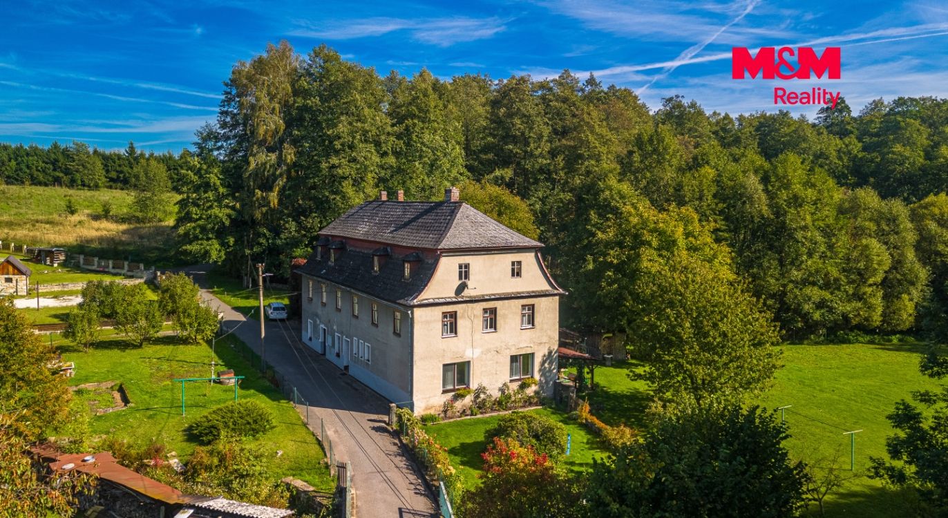 Dům