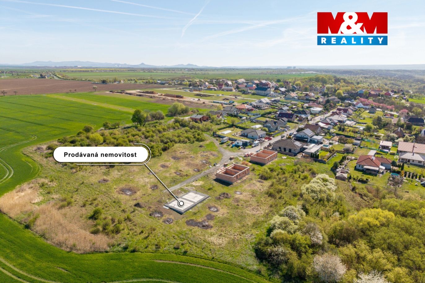 Pohled na nemovitost a okolí