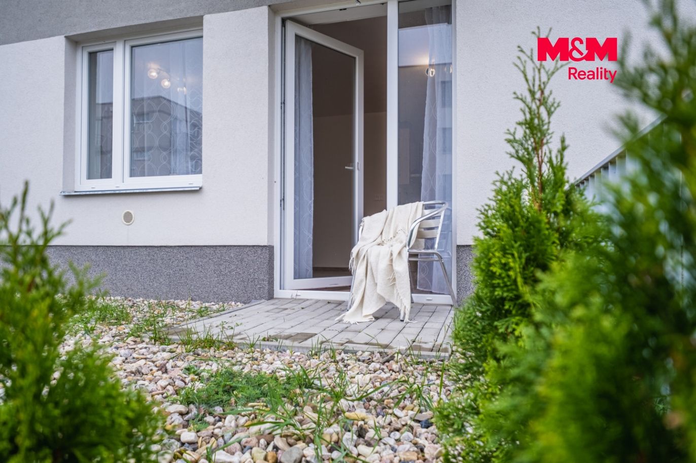 948300 - Pronájem bytu 1+kk v Velkém Oseku, ul. U hřiště