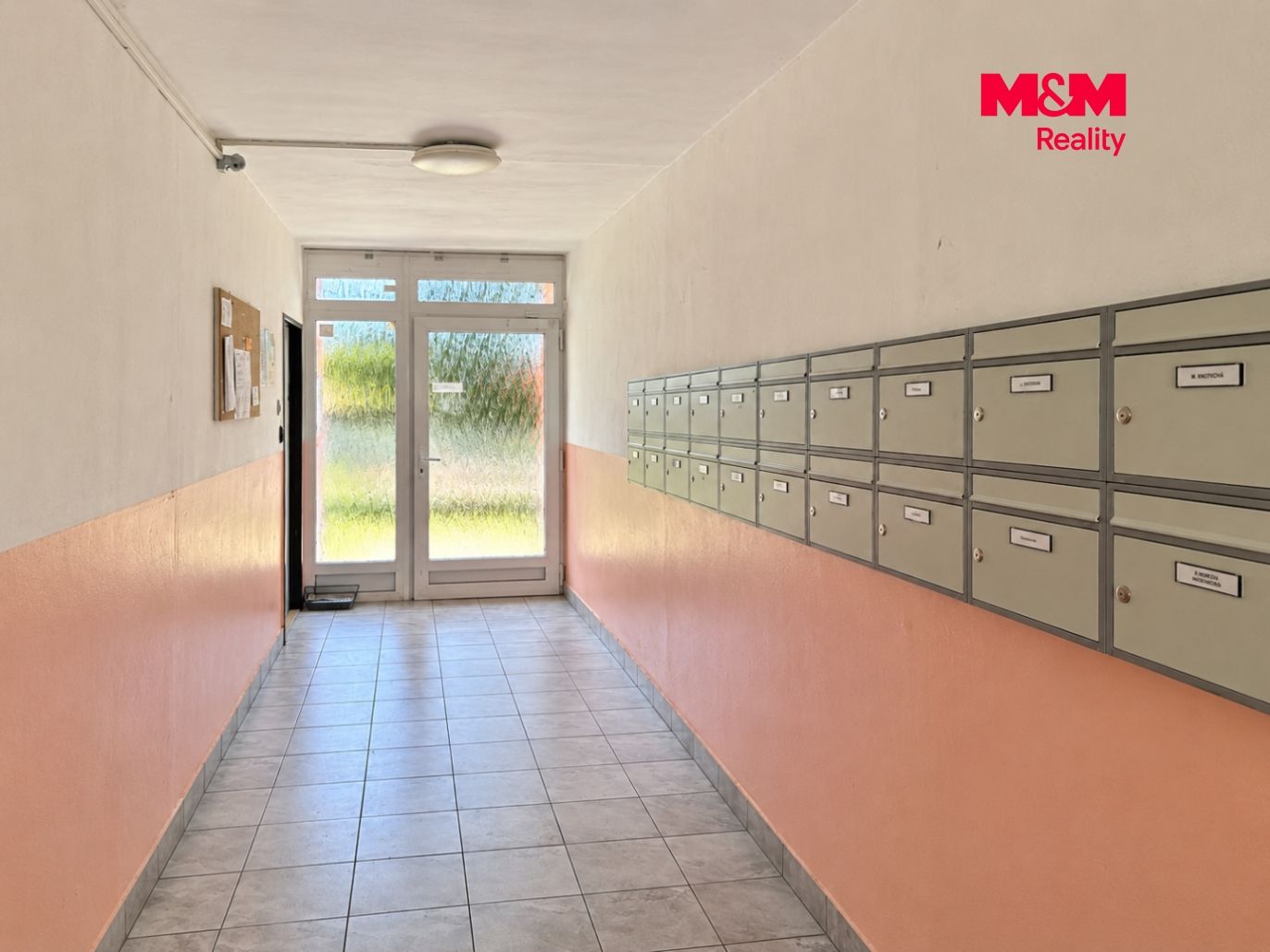 956324 - Pronájem bytu 2+kk v Praze, ul. Komárovskác7bbfe17-3d3a-451f-8d96-15cc266d5276.png