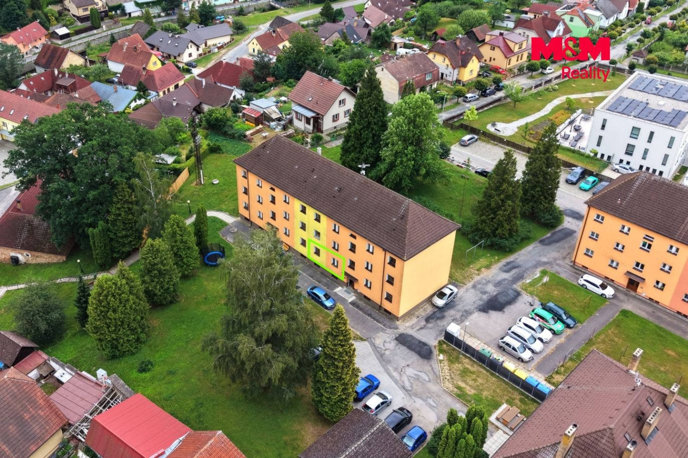 Dům a okolí