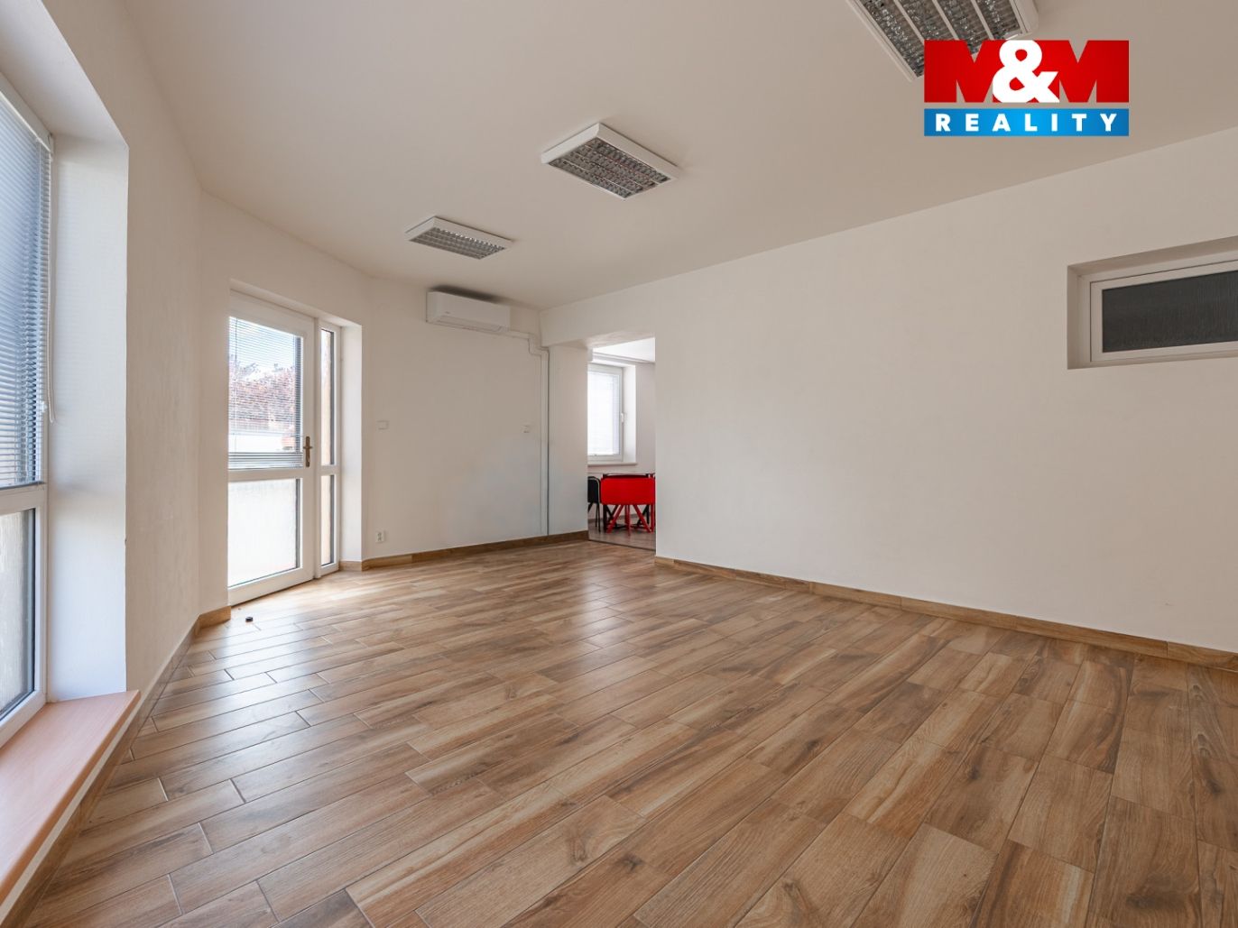 KOMERCNI PROSTORY MILOVANICE-14.jpg