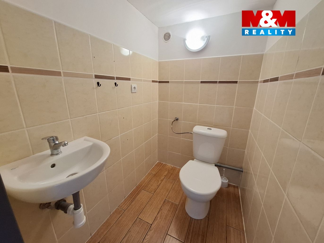 68ffedee-aeb8-47e0-91ee-90512dd4e37b.jpg