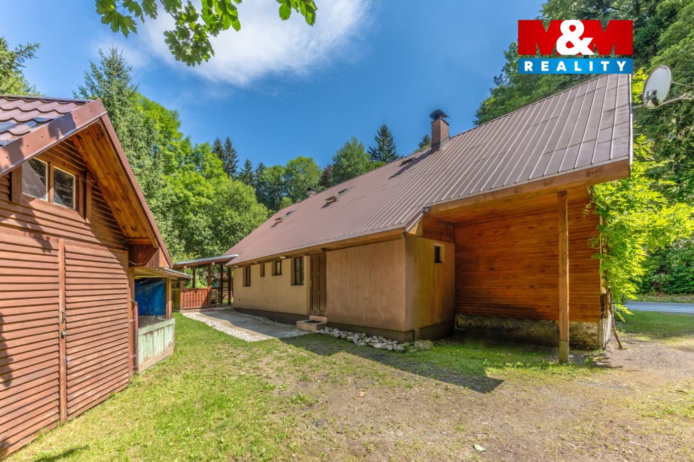 Dům