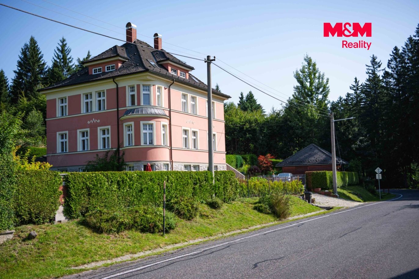 Dům