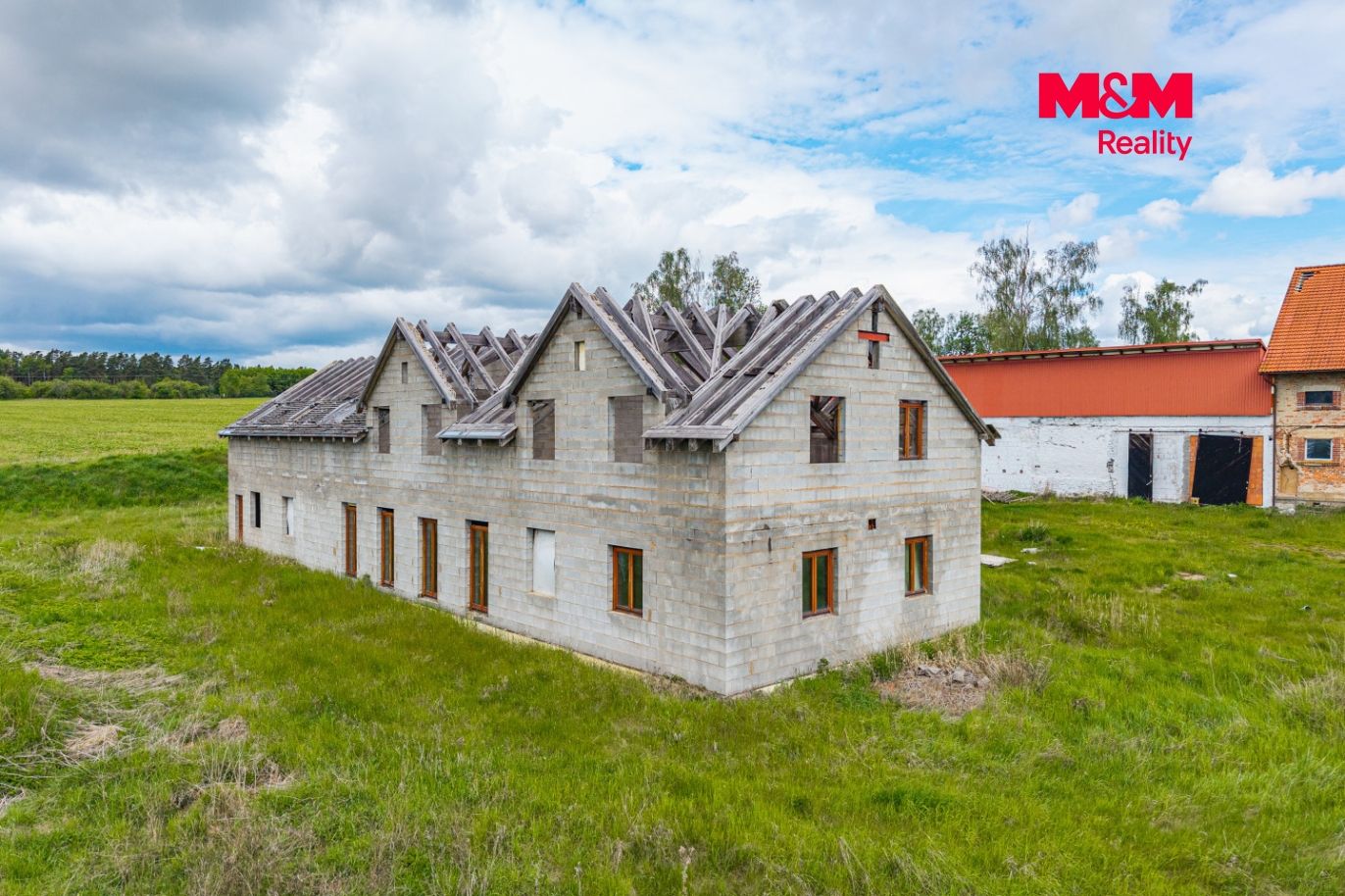 Dům