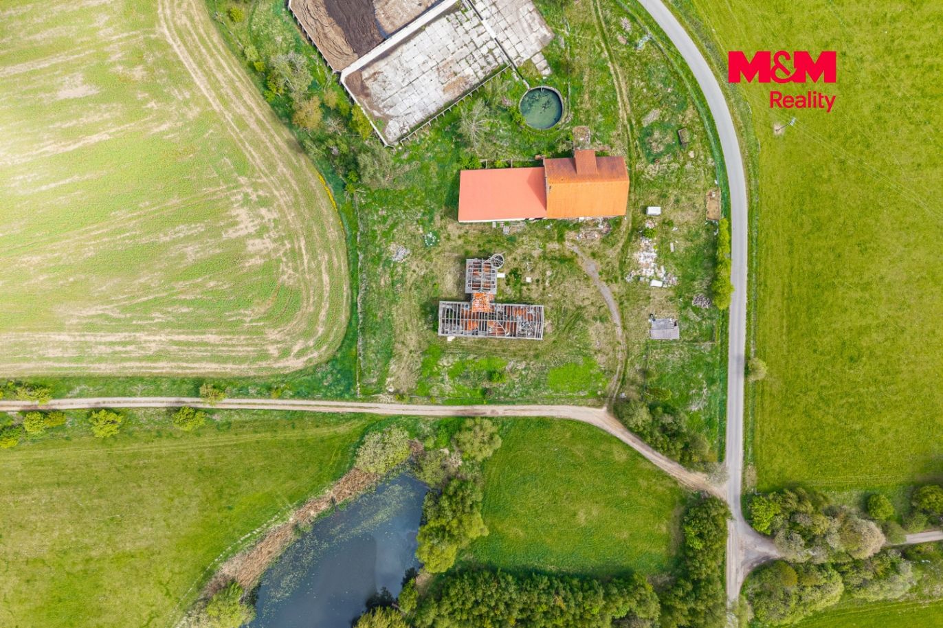 Nemovitost a okolí