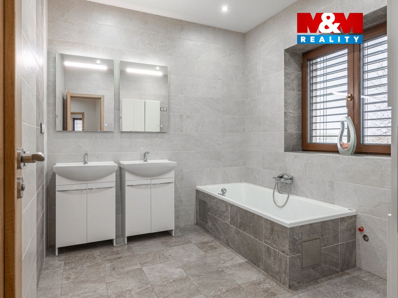 Prodej rodinného domu, 450 m², Neustupov