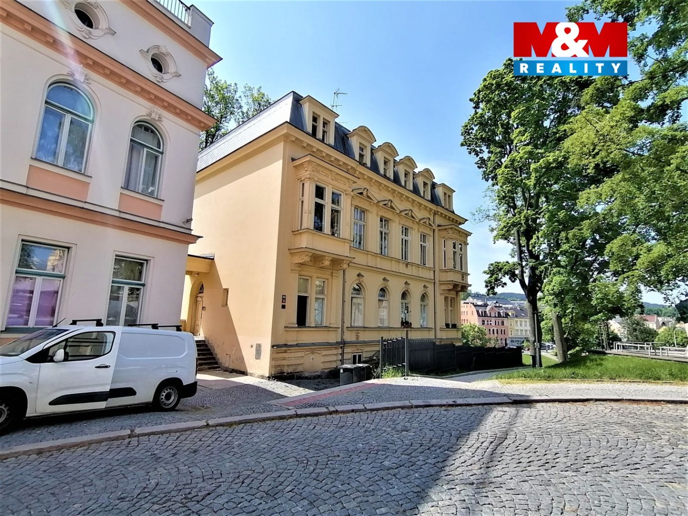 Dům