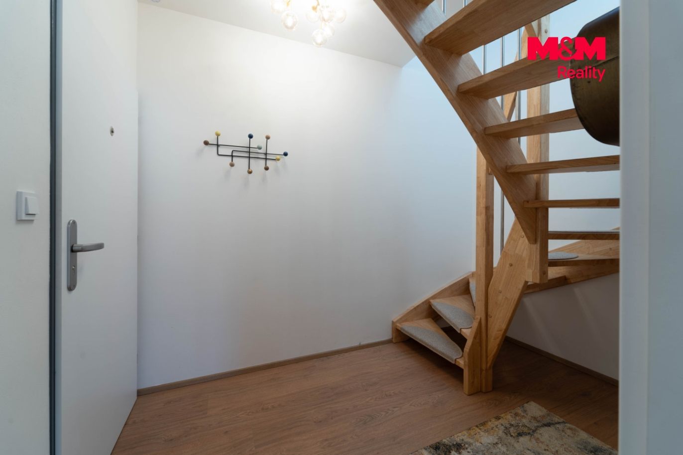 SKR09700-HDR.jpg