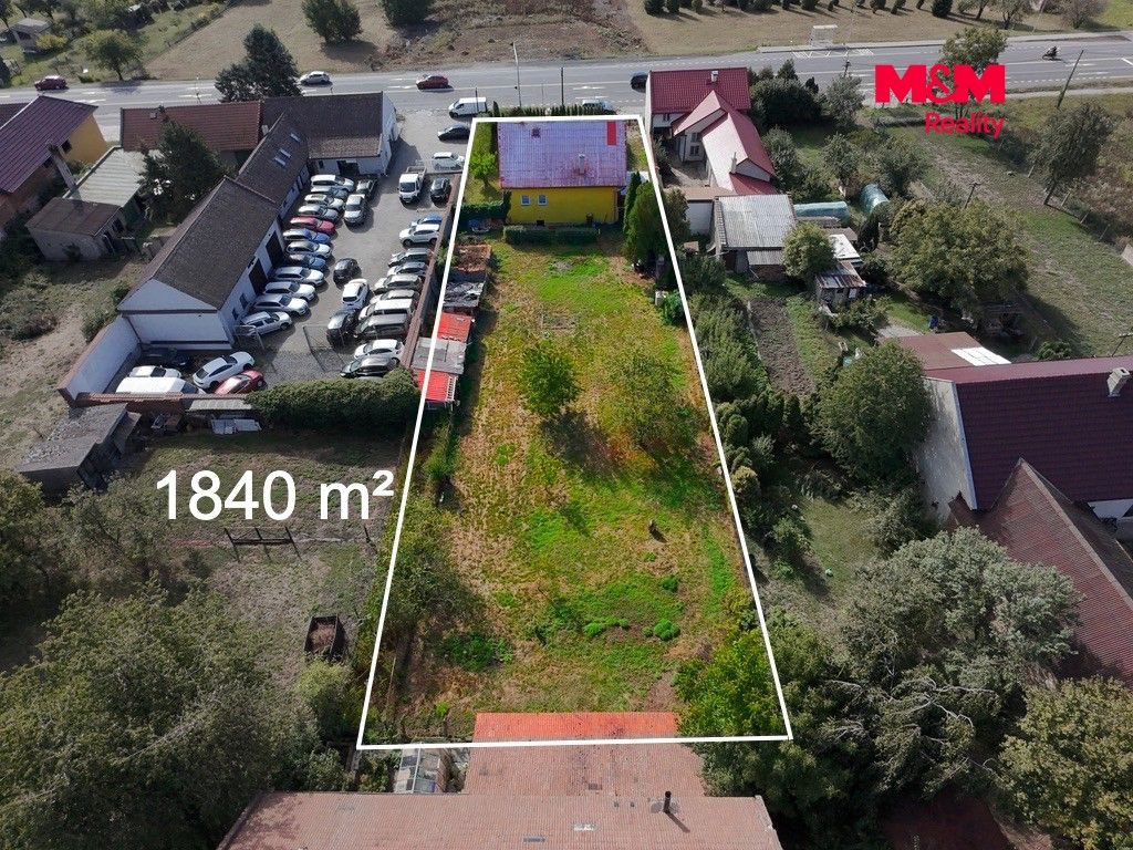 Pozemek a RD