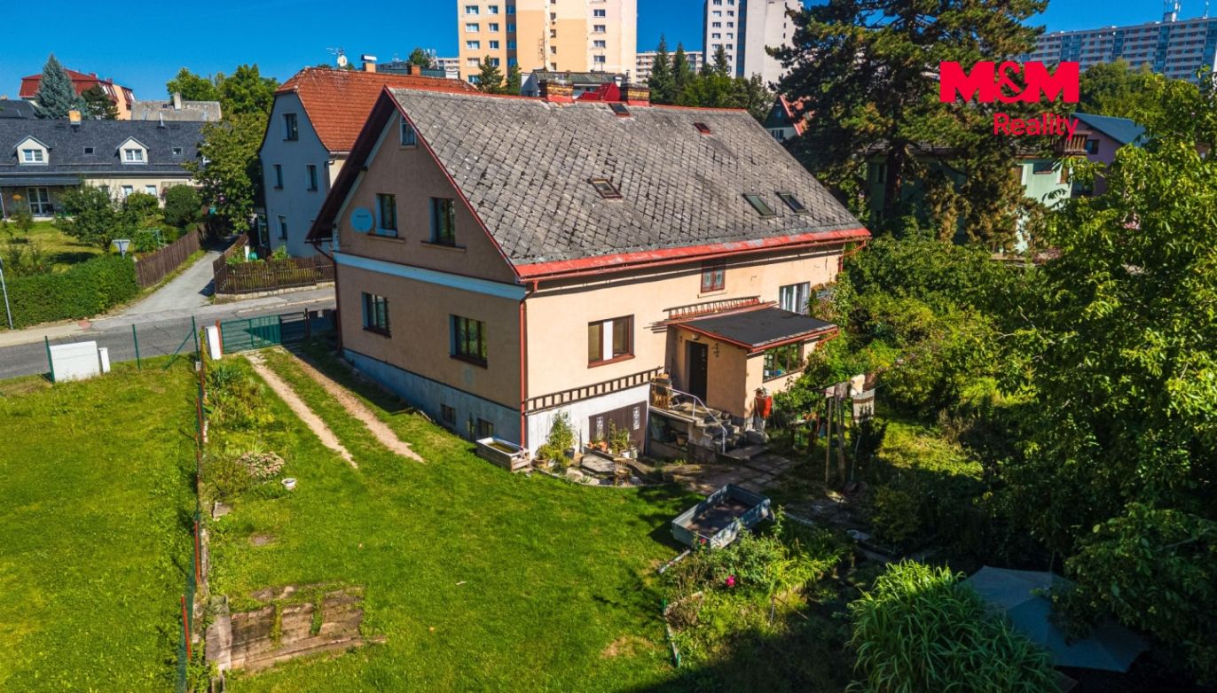 Pohled na dům zadní.jpg