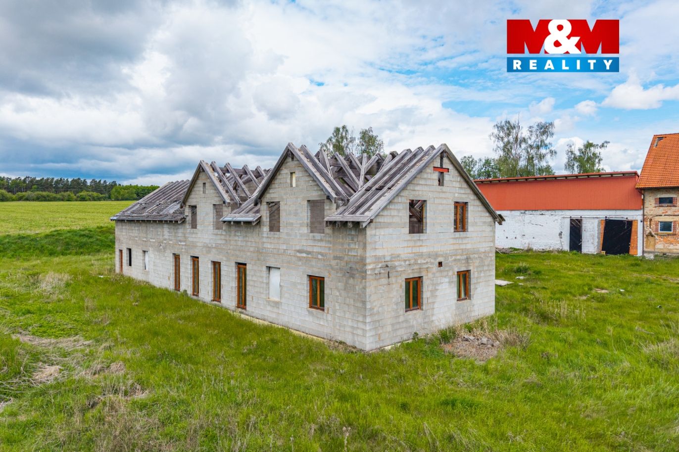 Dům