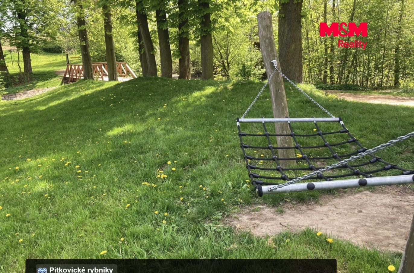 Pitkovické rybníky z dětským hřištěm.jpg