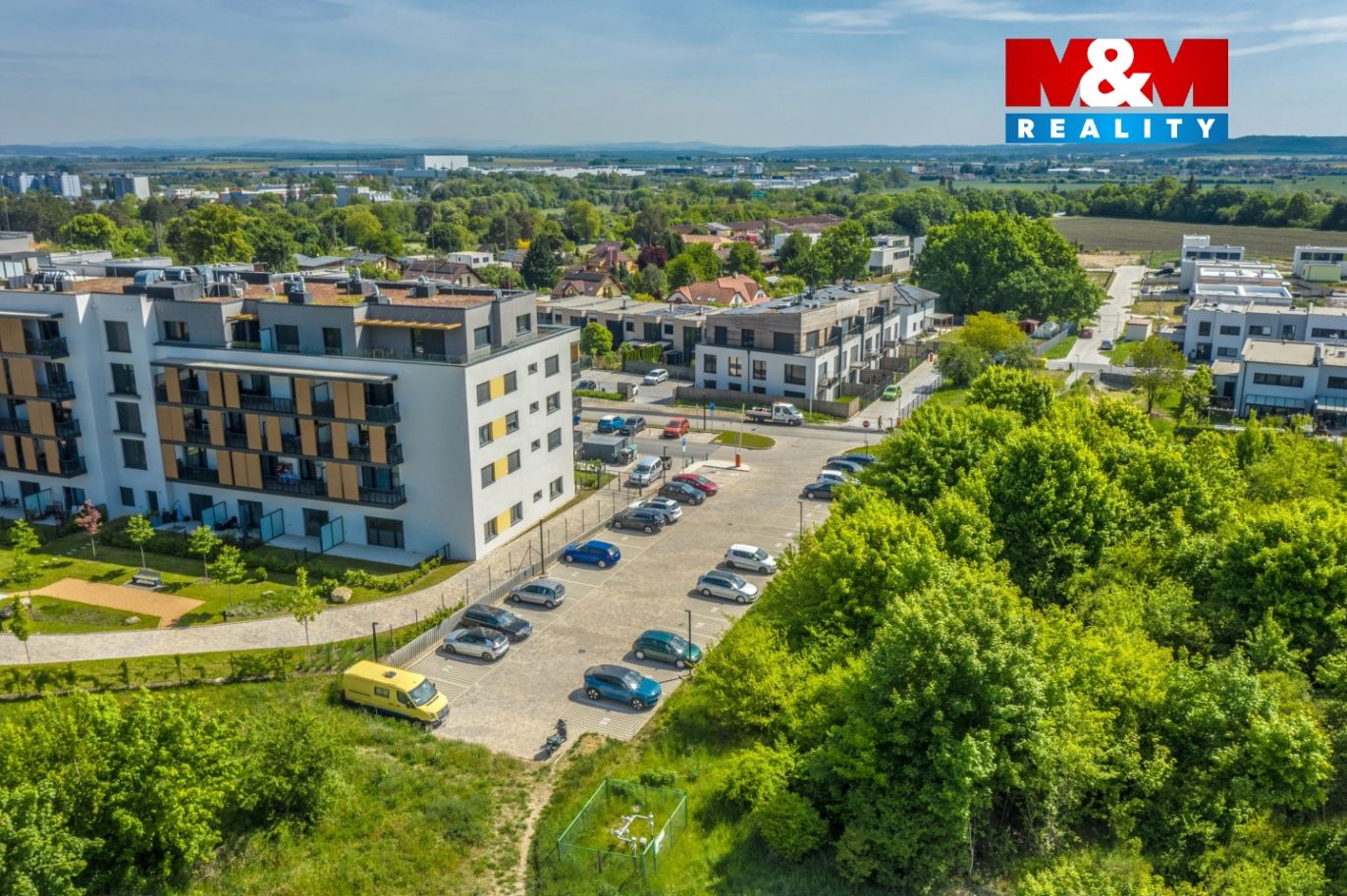 Pohled na dům a okolí