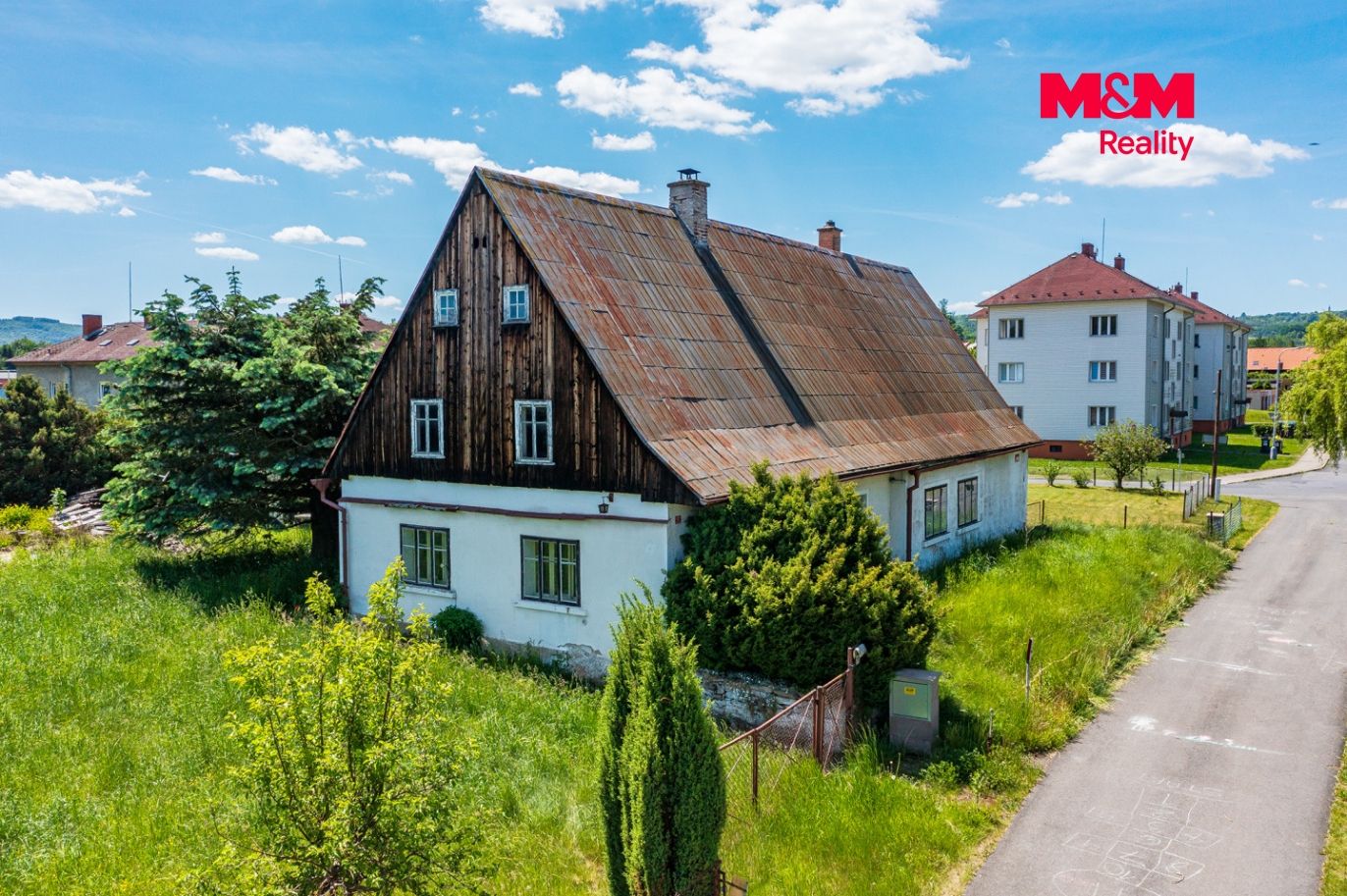 Dům