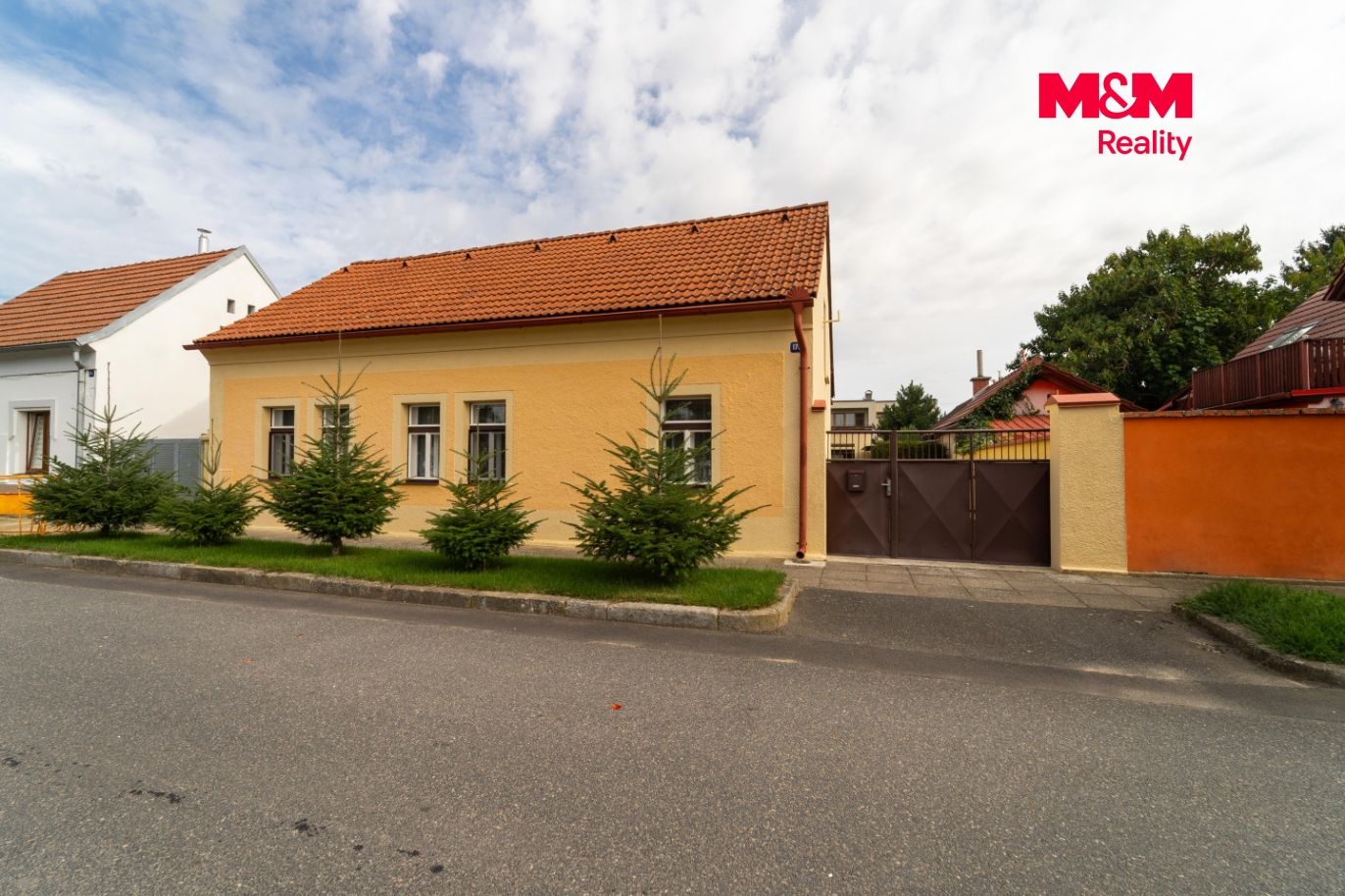 Dům